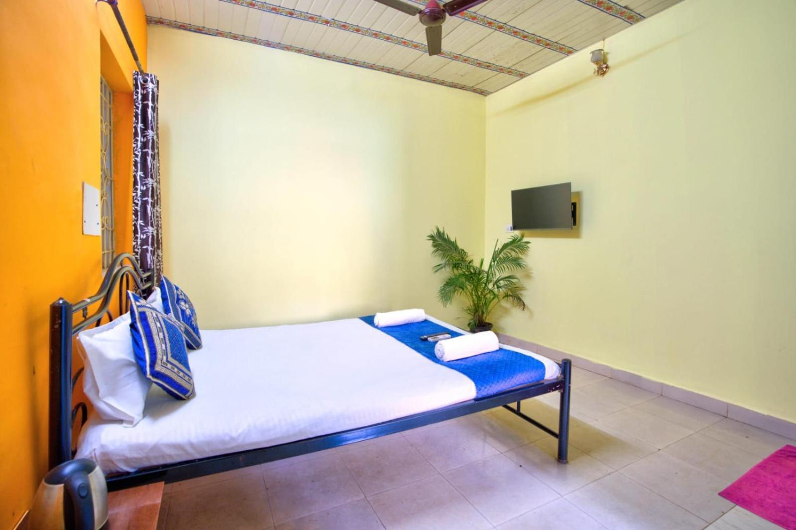 Hotel Savita Calangute Buitenkant foto