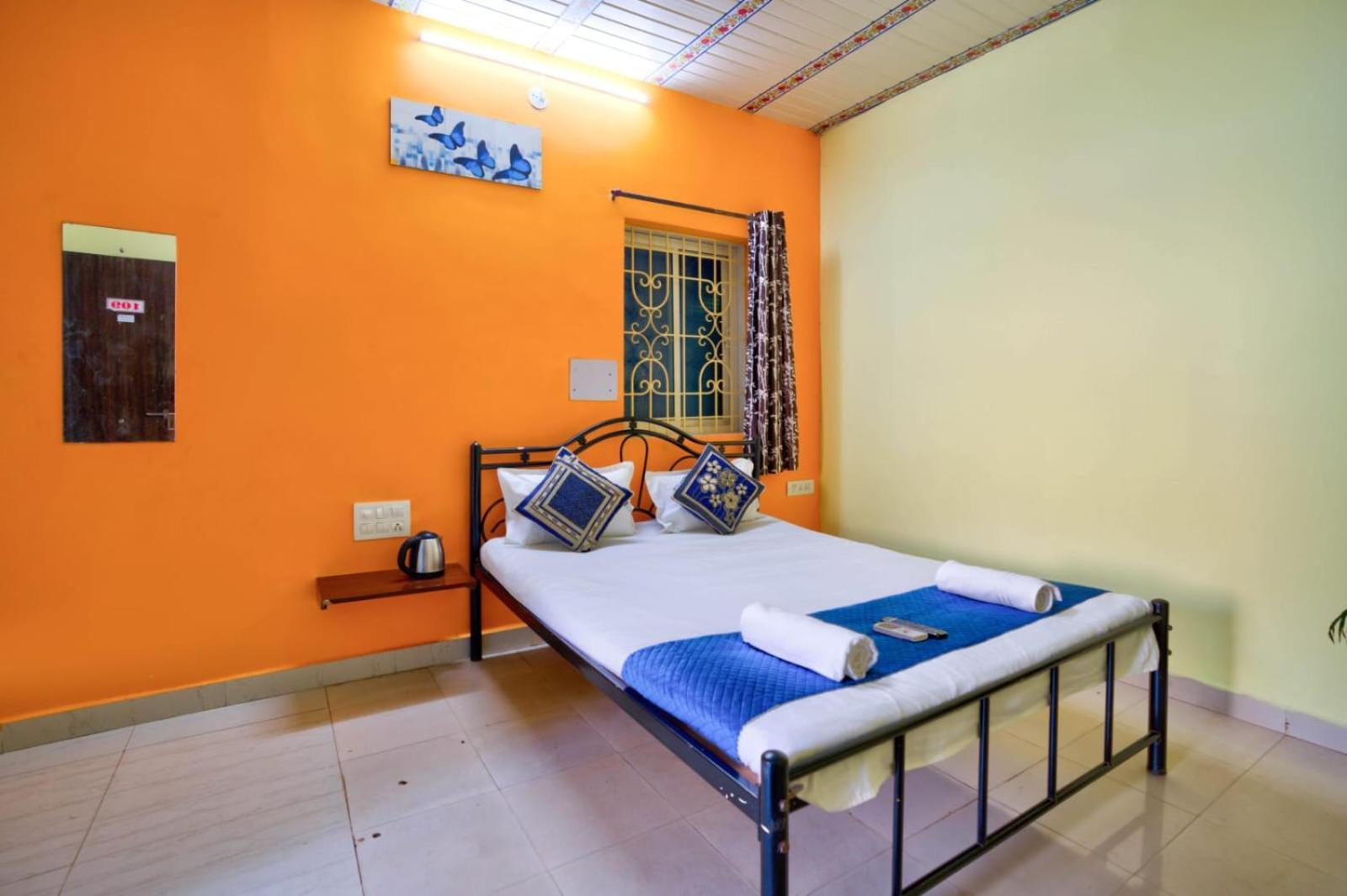 Hotel Savita Calangute Buitenkant foto